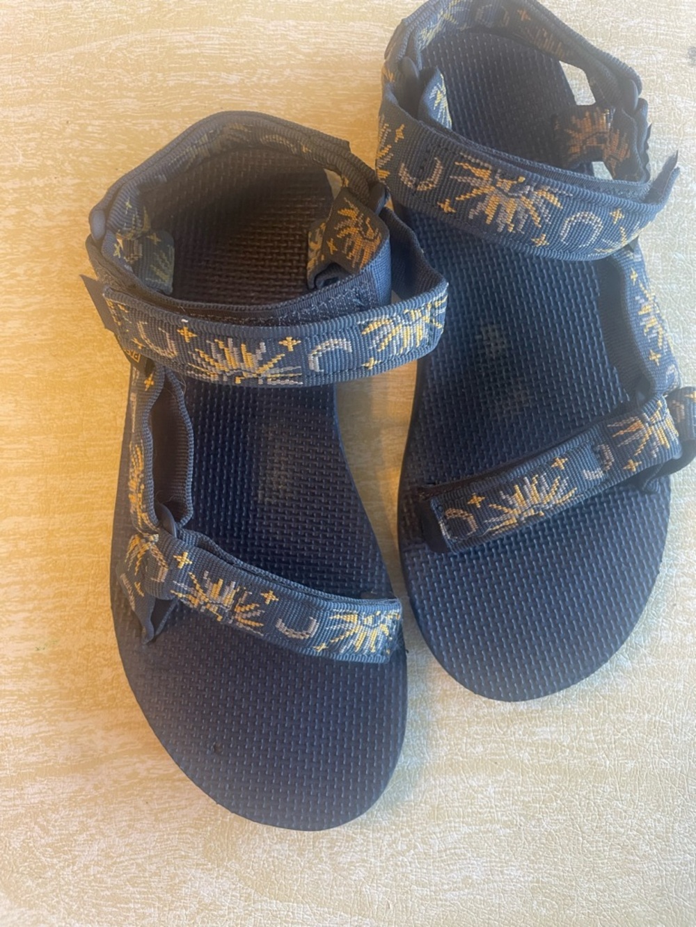 Teva Navy Sandals with Yellow Accent Pattern women’s eight 8